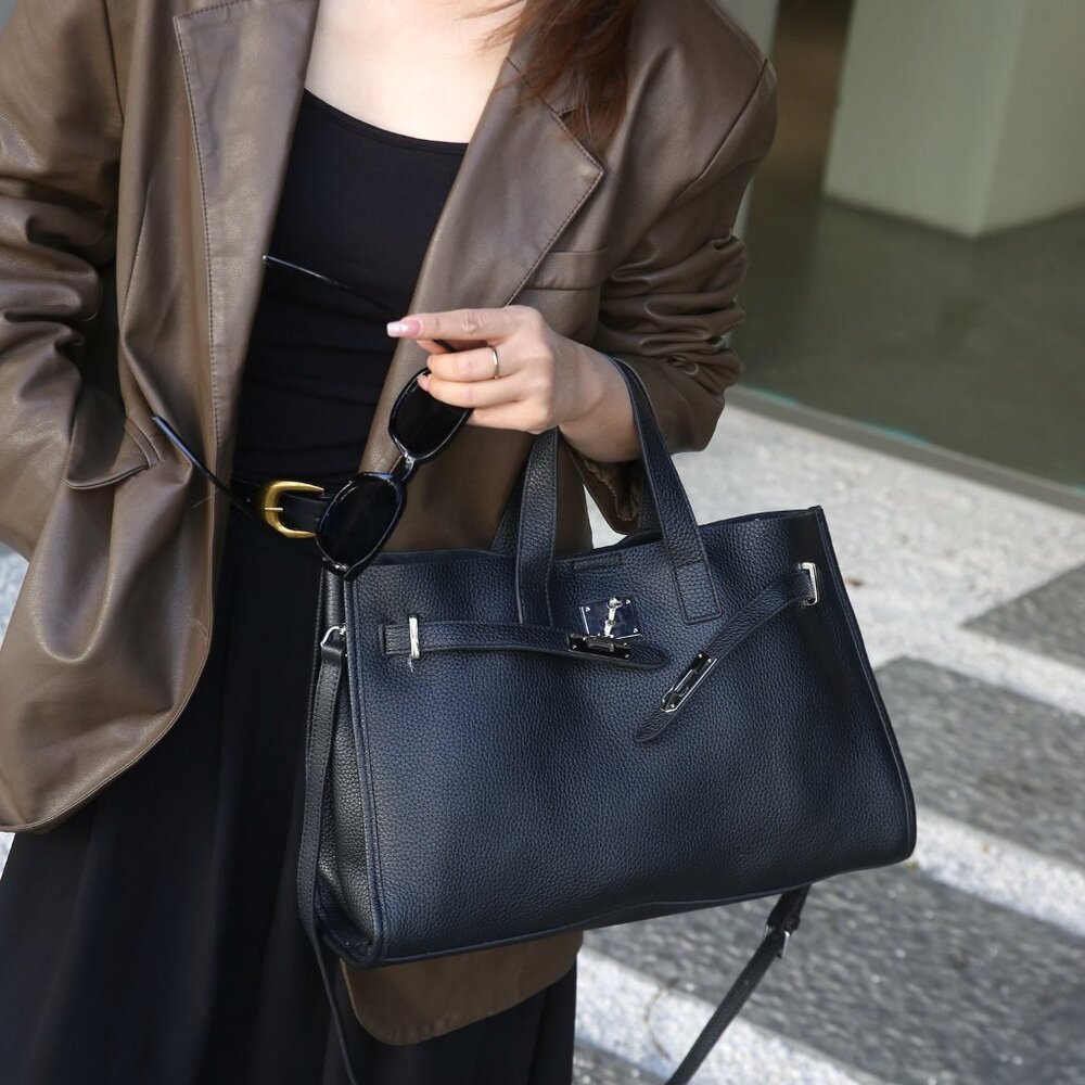 Urban Luxe — Genuine Leather Power Tote. Women’s shoulder bag - Picture 14 of 16